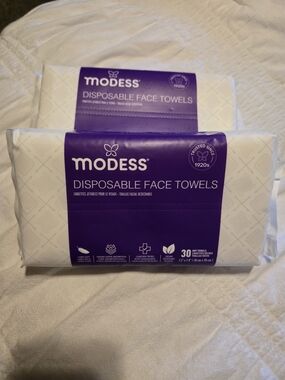 Modess Disposable Face Towels - White & Purple Pack